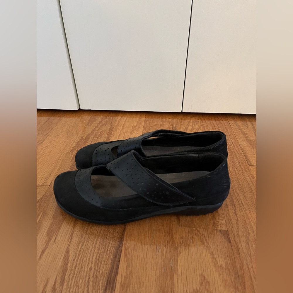 NAOT. Black Suede Mary Janes. Size Euro 42/US 11. - Picture 5 of 10